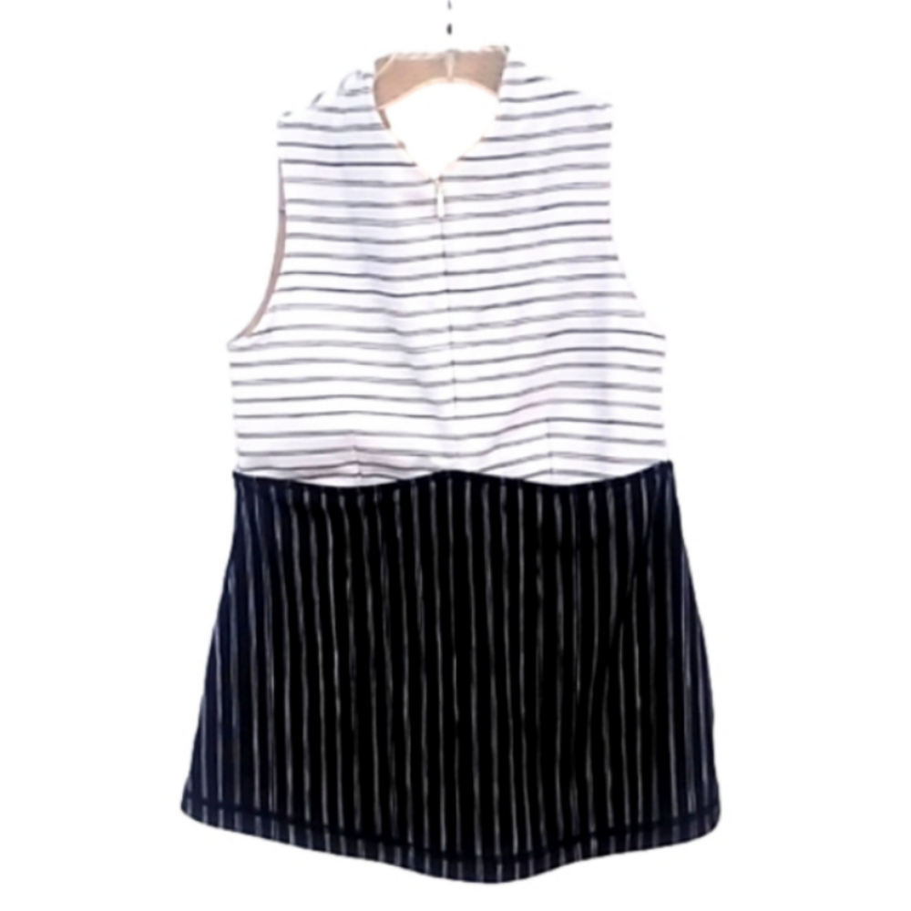 Lululemon Black and White Zip Ur Whisper Tank Top built-in in Bra Front Zip